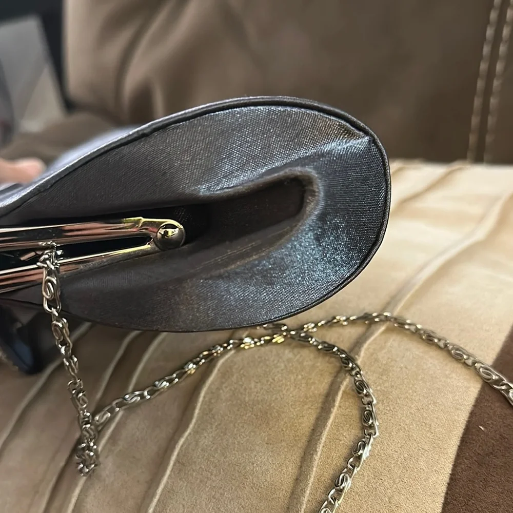 Vintage 1950s Silver Lame Clutch Purse with chain Handle - Picture 5 of 9